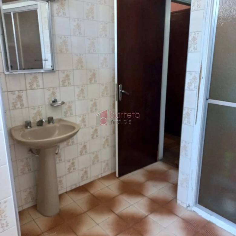 Casa com Edicula para VENDA em Jundiaí SP bairro Vianelo 283m² (em frente ao Mercadão Municipal)