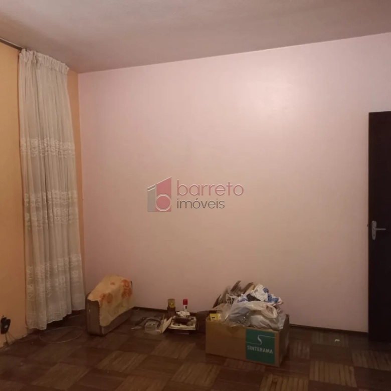 Casa com Edicula para VENDA em Jundiaí SP bairro Vianelo 283m² (em frente ao Mercadão Municipal)