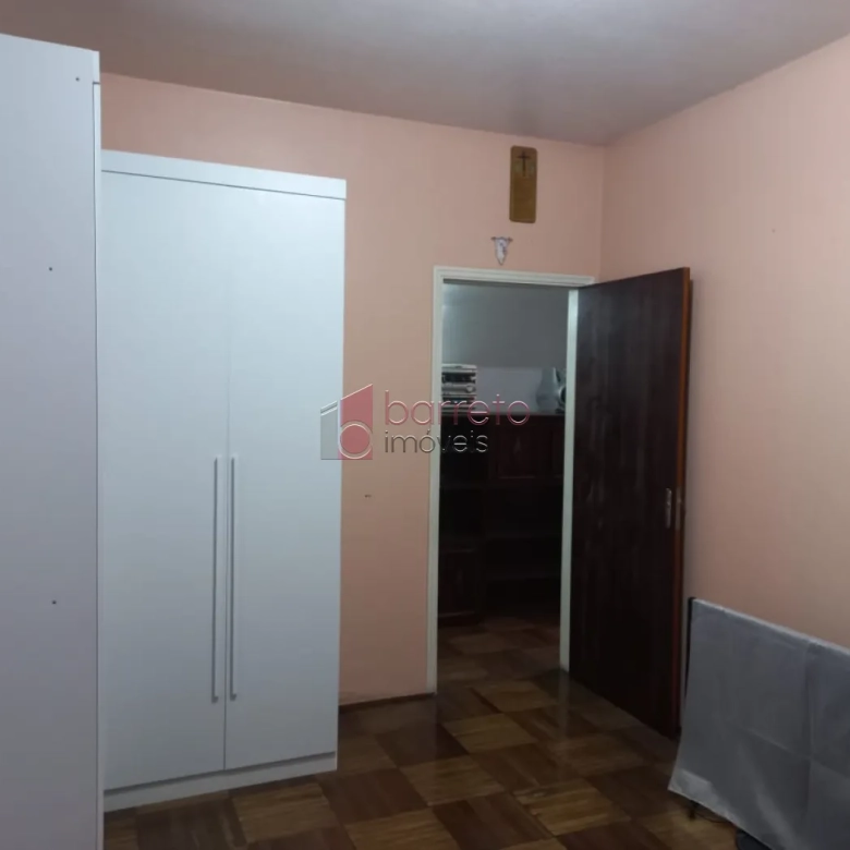 Casa com Edicula para VENDA em Jundiaí SP bairro Vianelo 283m² (em frente ao Mercadão Municipal)