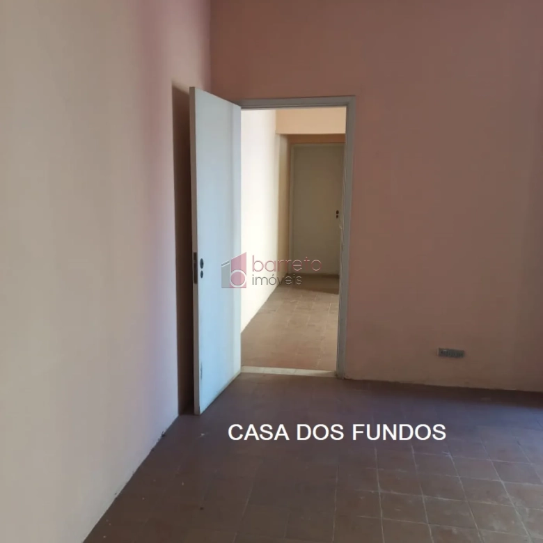 Casa com Edicula para VENDA em Jundiaí SP bairro Vianelo 283m² (em frente ao Mercadão Municipal)