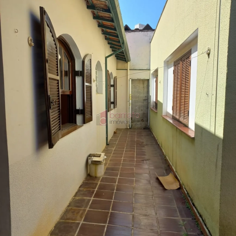 Casa com Edicula para VENDA em Jundiaí SP bairro Vianelo 283m² (em frente ao Mercadão Municipal)