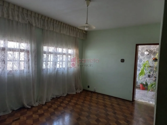 Casa com Edicula para VENDA em Jundiaí SP bairro Vianelo 283m² (em frente ao Mercadão Municipal)