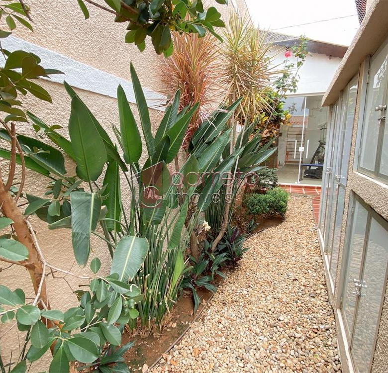 CASA TÉRREA A VENDA NO BAIRRO VILA VIANELO – JUNDIAÍ/SP
