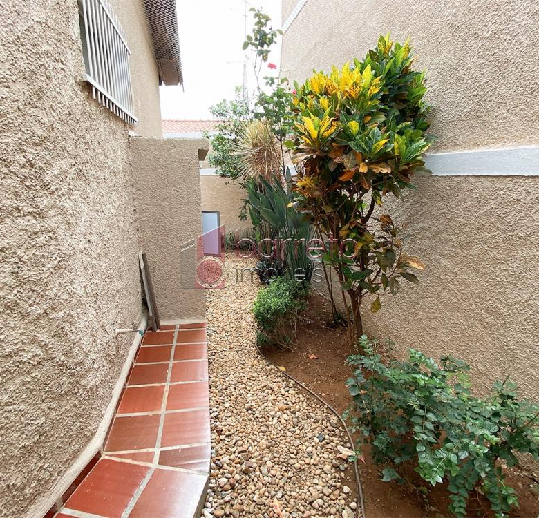 CASA TÉRREA A VENDA NO BAIRRO VILA VIANELO – JUNDIAÍ/SP