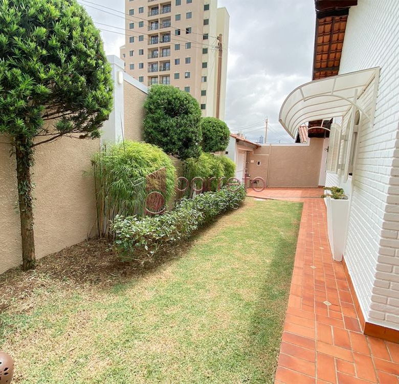 CASA TÉRREA A VENDA NO BAIRRO VILA VIANELO – JUNDIAÍ/SP