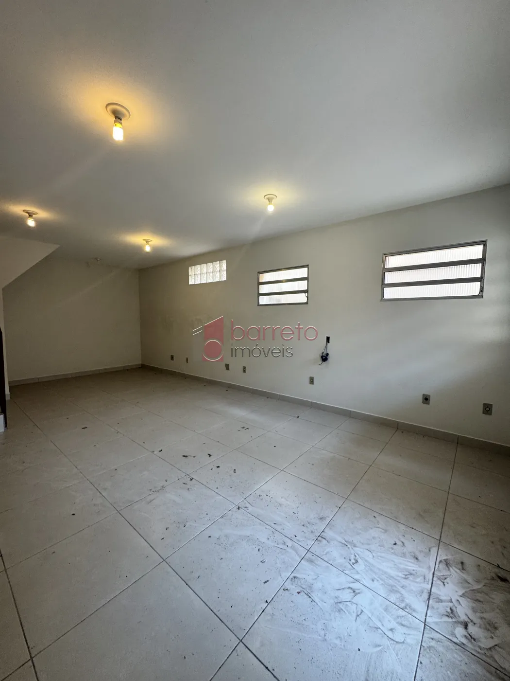SOBRADO À VENDA – 03 QUARTOS – BELA VISTA – JUNDIAÍ/SP