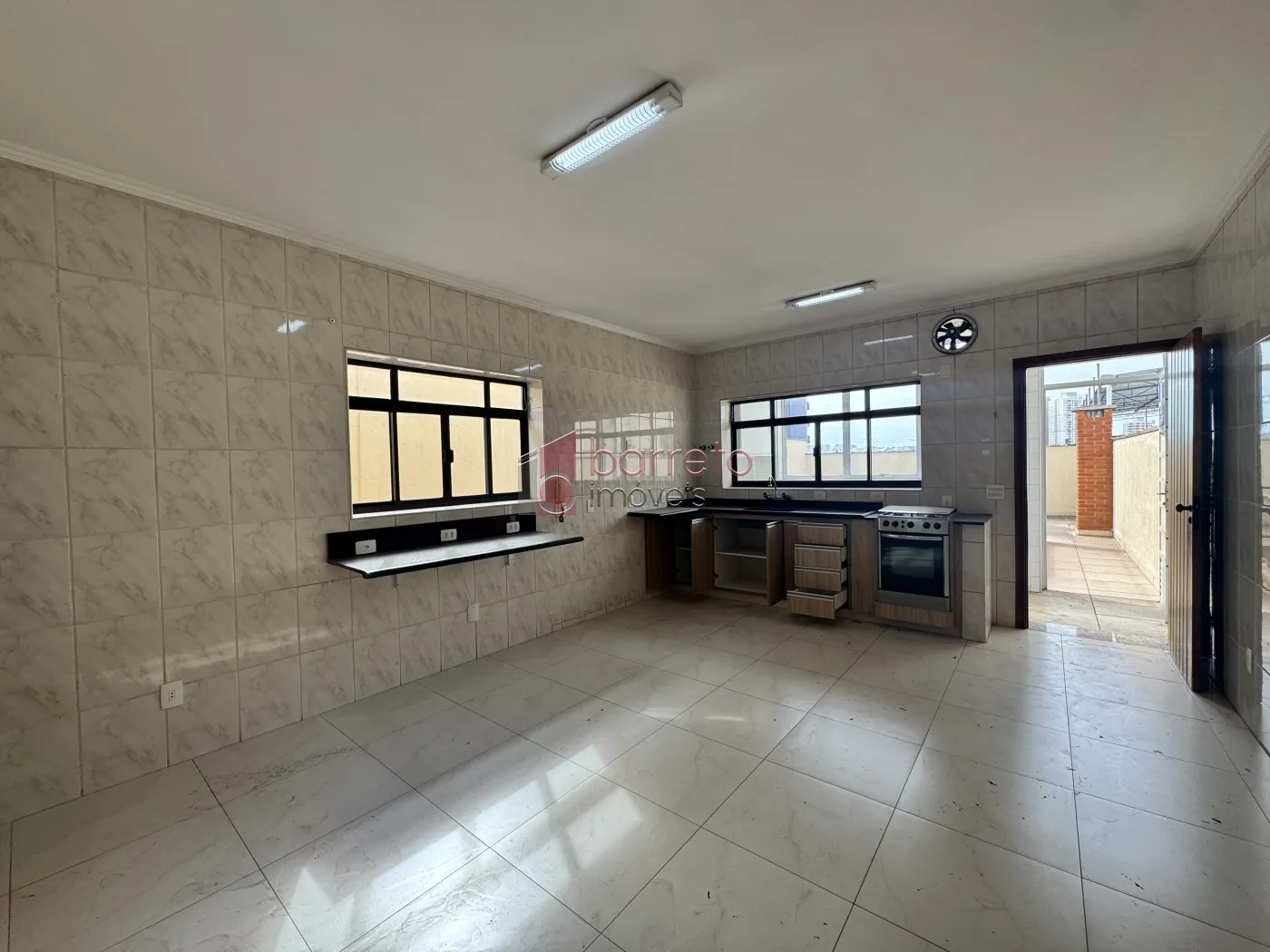 SOBRADO À VENDA – 03 QUARTOS – BELA VISTA – JUNDIAÍ/SP