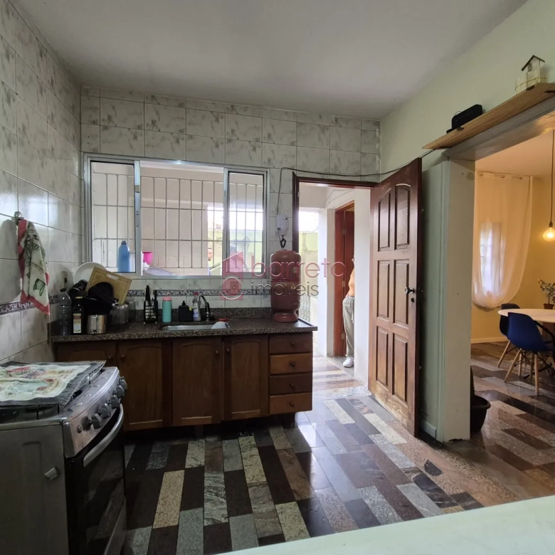 CASAS + SALÃO COMERCIAL À VENDA NA CIDADE LUIZA – JUNDIAÍ/SP