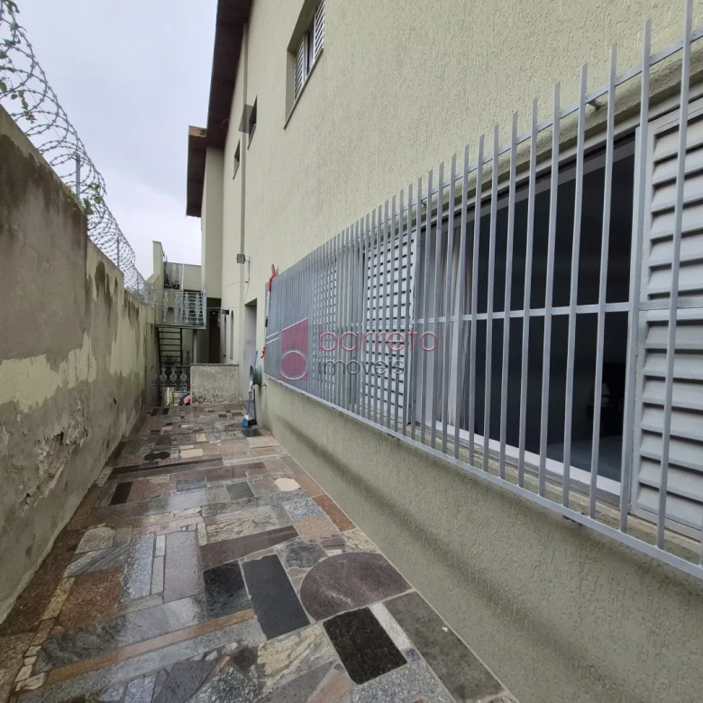 CASAS + SALÃO COMERCIAL À VENDA NA CIDADE LUIZA – JUNDIAÍ/SP