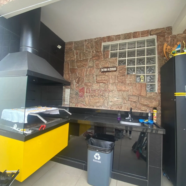 SOBRADO À VENDA NO BAIRRO AGAPEAMA EM JUNDIAÍ/SP