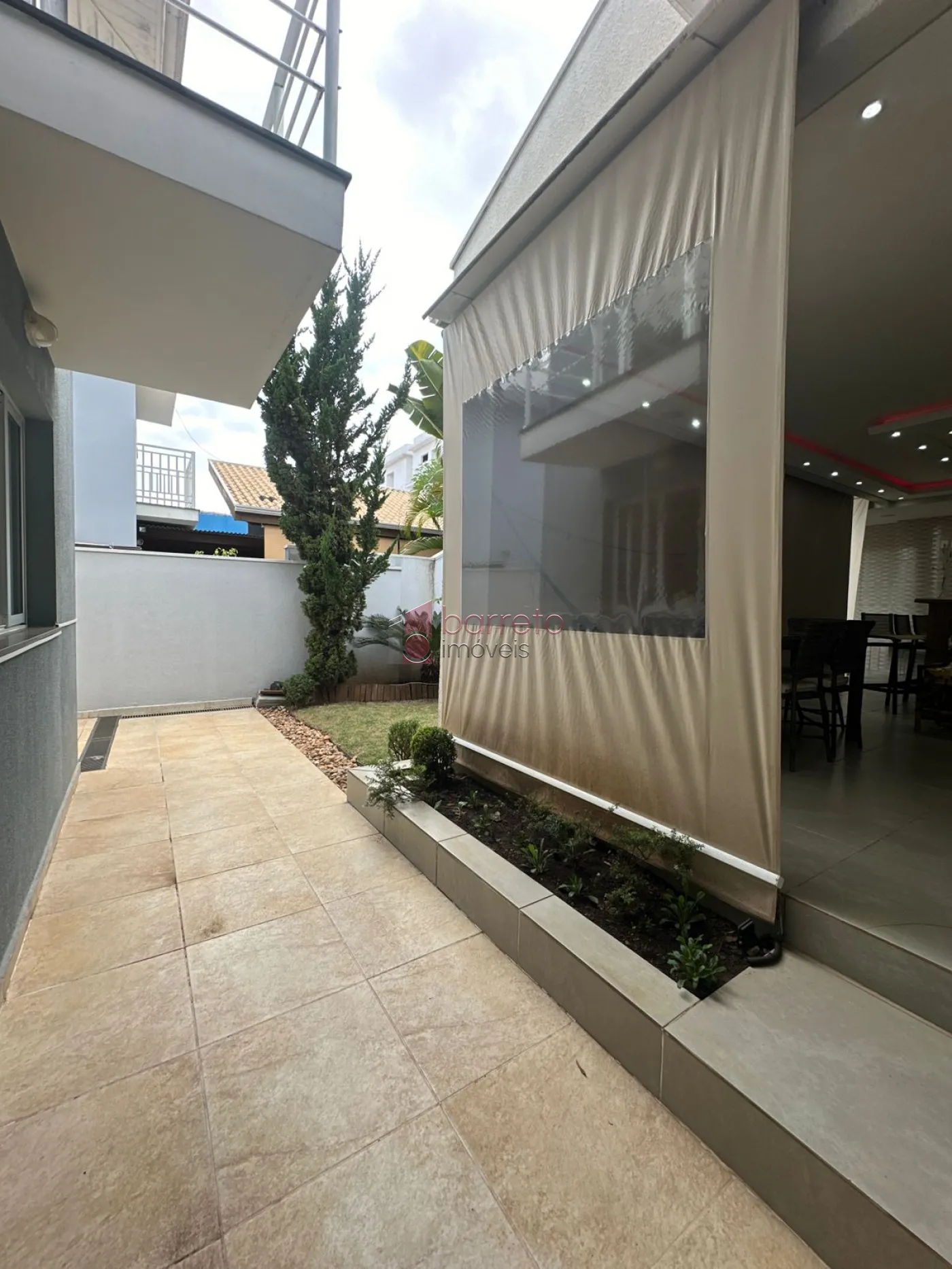 SOBRADO COM 3 QUARTOS À VENDA – HORTO SANTO ANTÔNIO – JUNDIAÍ/SP