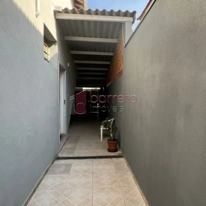 CASA COM EDÍCULA À VENDA NO BAIRRO ELOY CHAVES – JUNDIAÍ/SP