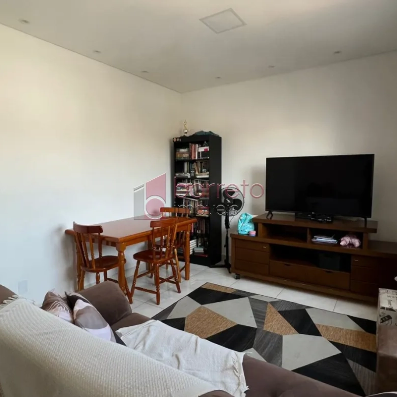 CASA COM EDÍCULA À VENDA NO BAIRRO ELOY CHAVES – JUNDIAÍ/SP