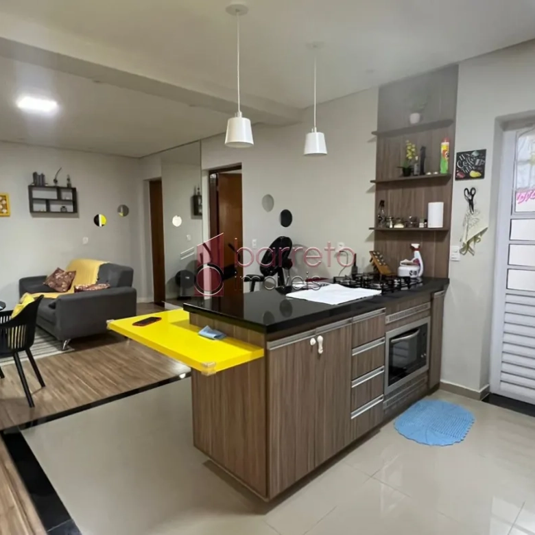 CASA COM EDÍCULA À VENDA NO BAIRRO ELOY CHAVES – JUNDIAÍ/SP