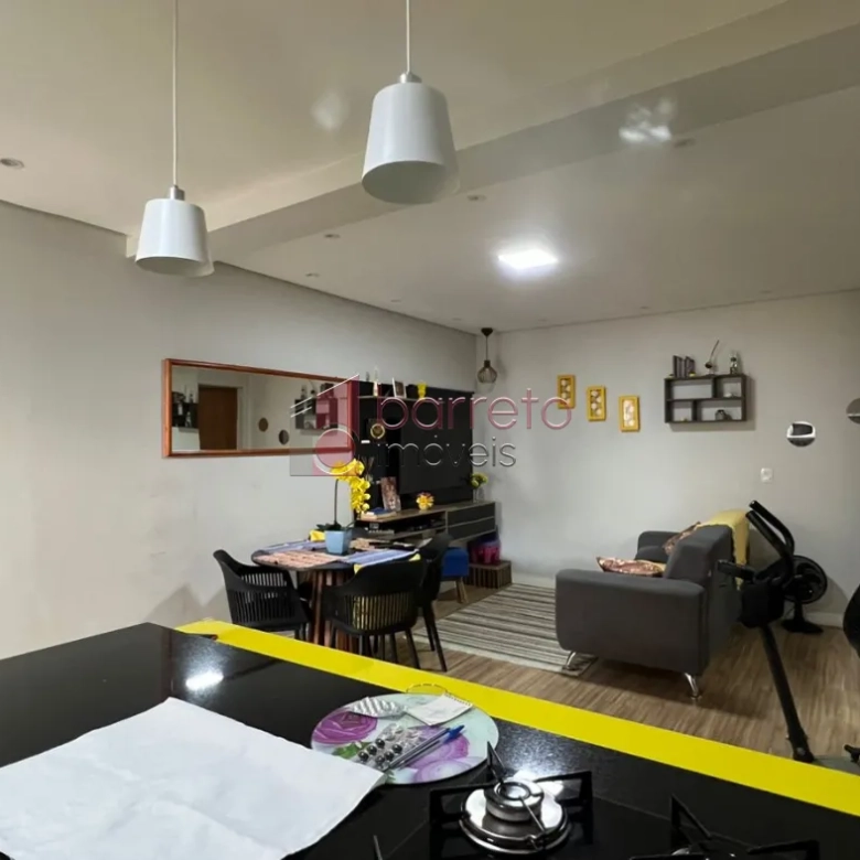 CASA COM EDÍCULA À VENDA NO BAIRRO ELOY CHAVES – JUNDIAÍ/SP