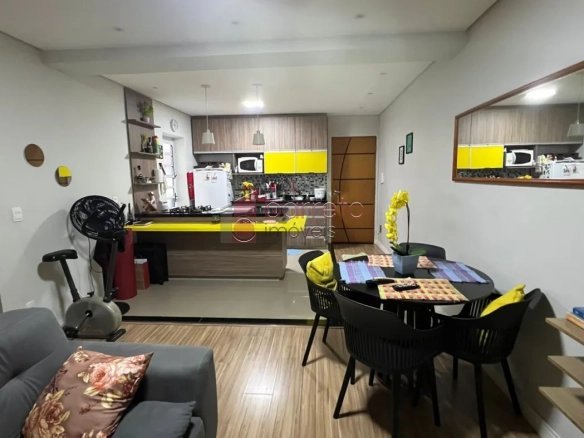 CASA COM EDÍCULA À VENDA NO BAIRRO ELOY CHAVES EM JUNDIAÍ/SP