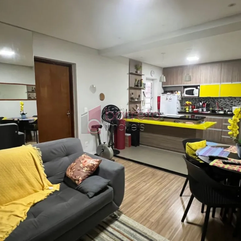 CASA COM EDÍCULA À VENDA NO BAIRRO ELOY CHAVES – JUNDIAÍ/SP