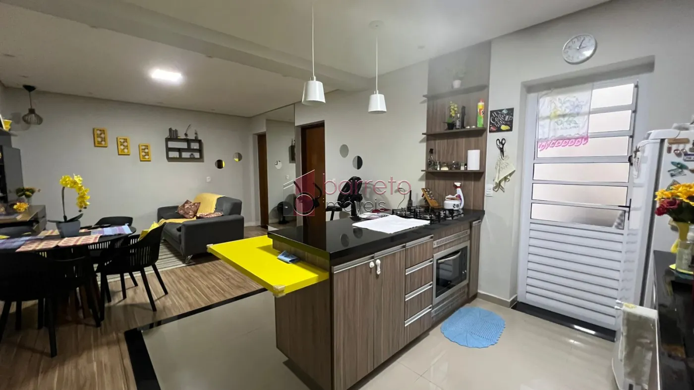 CASA COM EDÍCULA À VENDA NO BAIRRO ELOY CHAVES EM JUNDIAÍ/SP