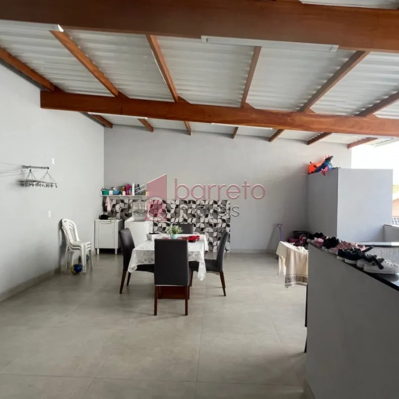 CASA COM EDÍCULA À VENDA NO BAIRRO ELOY CHAVES – JUNDIAÍ/SP