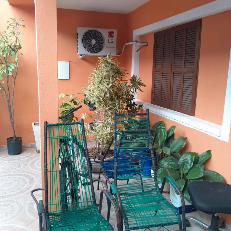 CASA TÉRREA COM EDÍCULA À VENDA NO JARDIM BÚFALO EM JUNDIAÍ/SP