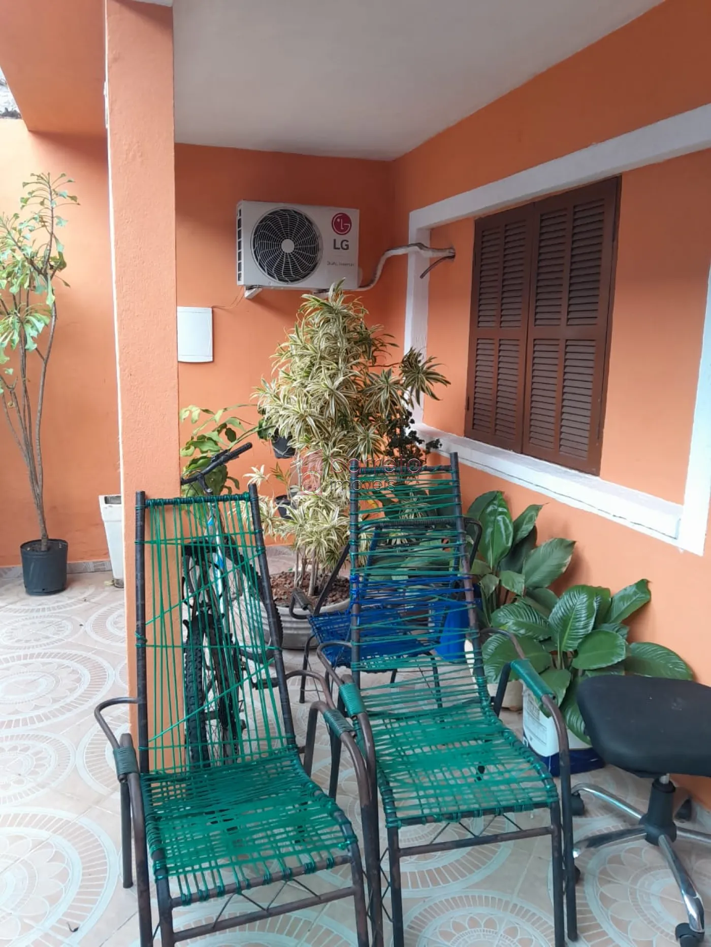 CASA TÉRREA COM EDÍCULA À VENDA NO JARDIM BÚFALO EM JUNDIAÍ/SP