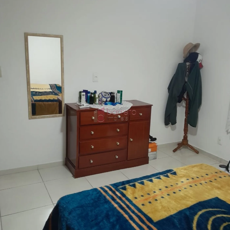 CASA TÉRREA COM EDÍCULA À VENDA NO JARDIM BÚFALO EM JUNDIAÍ/SP