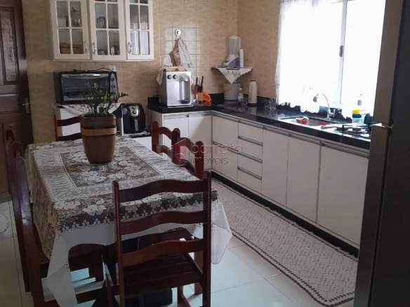 CASA TÉRREA COM EDÍCULA À VENDA NO JARDIM BÚFALO EM JUNDIAÍ/SP