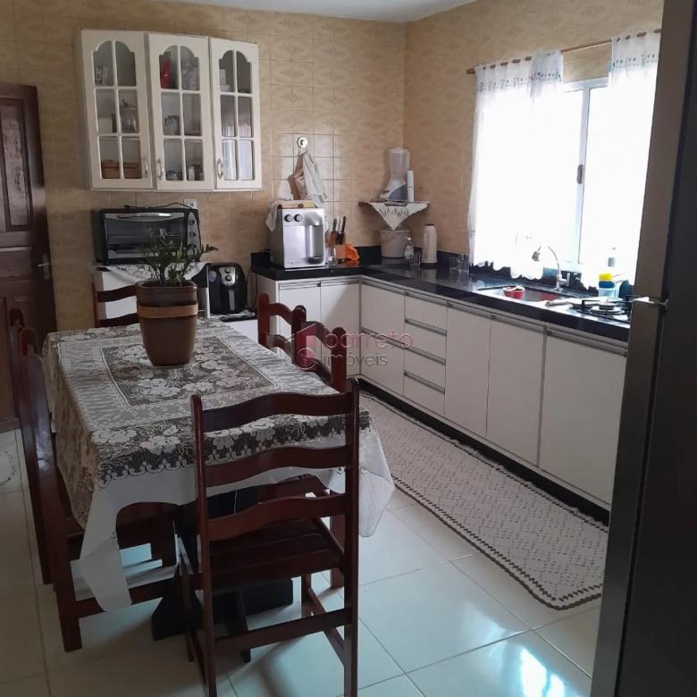 CASA TÉRREA COM EDÍCULA À VENDA NO JARDIM BÚFALO EM JUNDIAÍ/SP