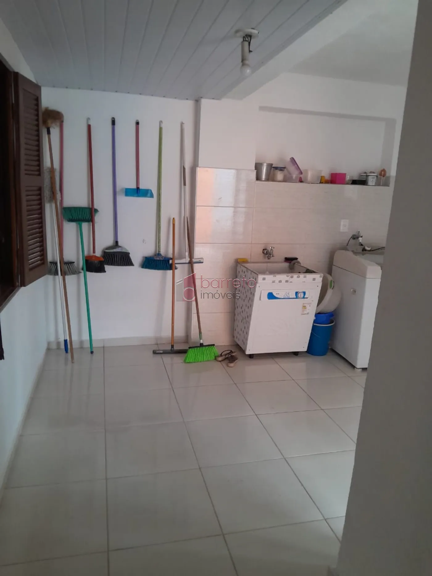 CASA TÉRREA COM EDÍCULA À VENDA NO JARDIM BÚFALO EM JUNDIAÍ/SP