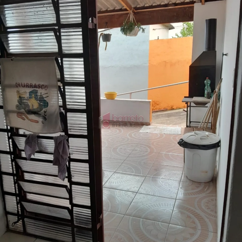 CASA TÉRREA COM EDÍCULA À VENDA NO JARDIM BÚFALO EM JUNDIAÍ/SP