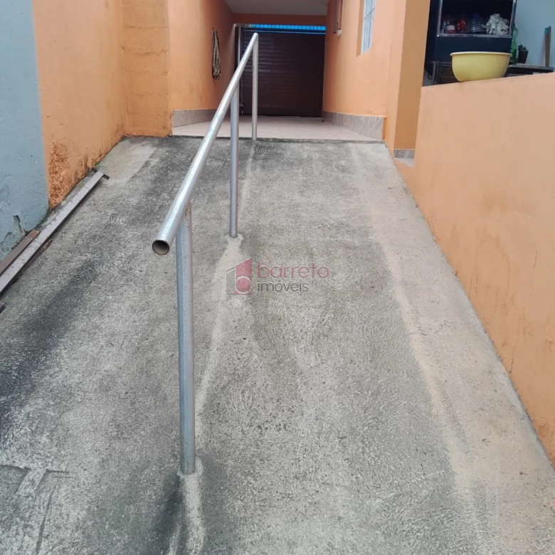 CASA TÉRREA COM EDÍCULA À VENDA NO JARDIM BÚFALO EM JUNDIAÍ/SP