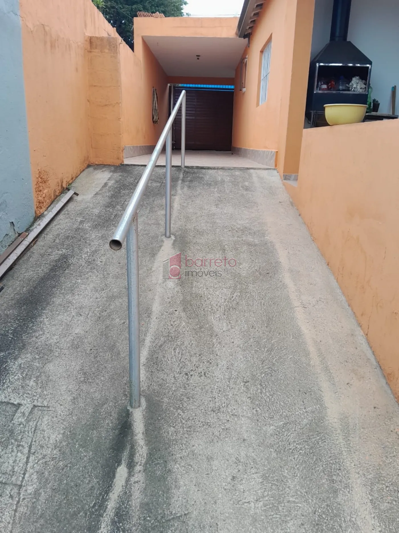 CASA TÉRREA COM EDÍCULA À VENDA NO JARDIM BÚFALO EM JUNDIAÍ/SP