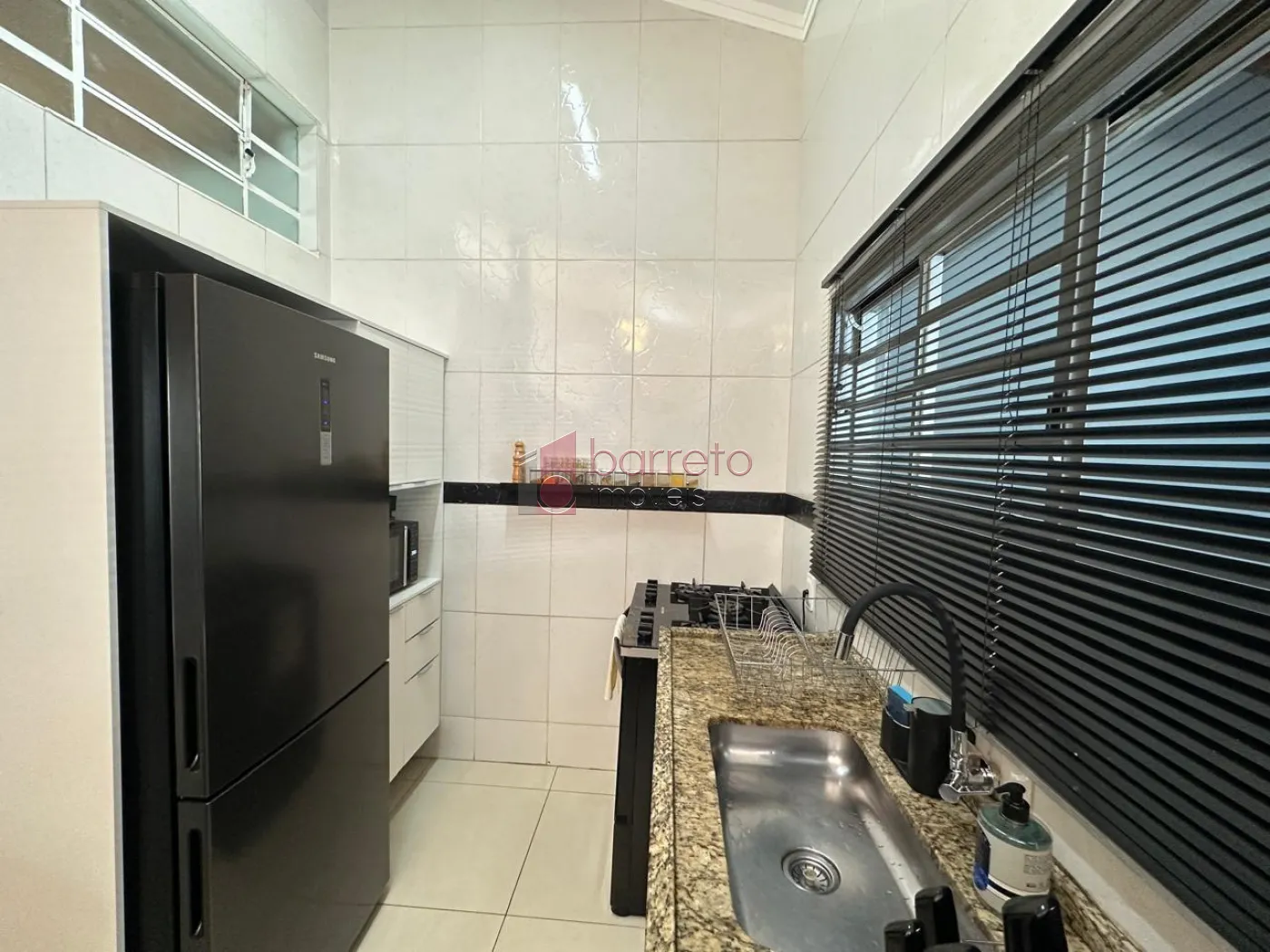 CASA TÉRREA COM MEZANINO À VENDA – 03 QUARTOS – PARQUE RESIDENCIAL JUNDIAÍ – JUNDIAÍ/SP
