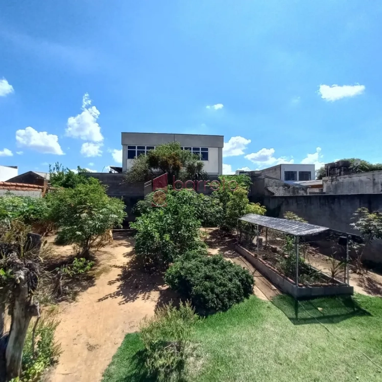CASA TÉRREA PARA VENDA COM SALÃO E TERRENO NO BAIRRO PONTE SÃO JOÃO – JUNDIAÍ/SP