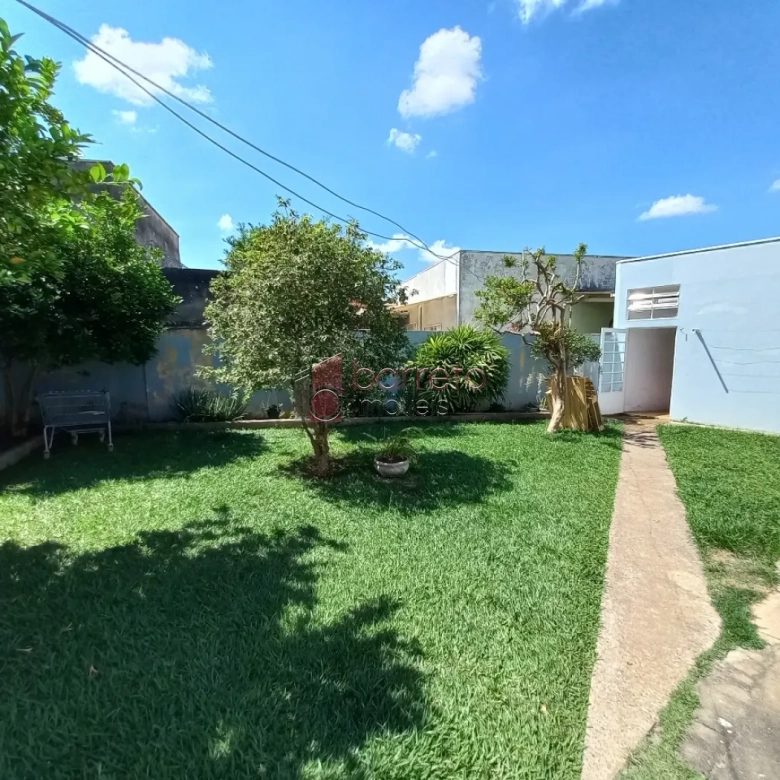 CASA TÉRREA PARA VENDA COM SALÃO E TERRENO NO BAIRRO PONTE SÃO JOÃO – JUNDIAÍ/SP