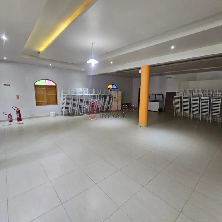 CHÁCARA À VENDA PARA MORADIA E SALÃO DE FESTAS PARA RENDA NO BAIRRO DOS FERNANDES EM JUNDIAÍ/SP
