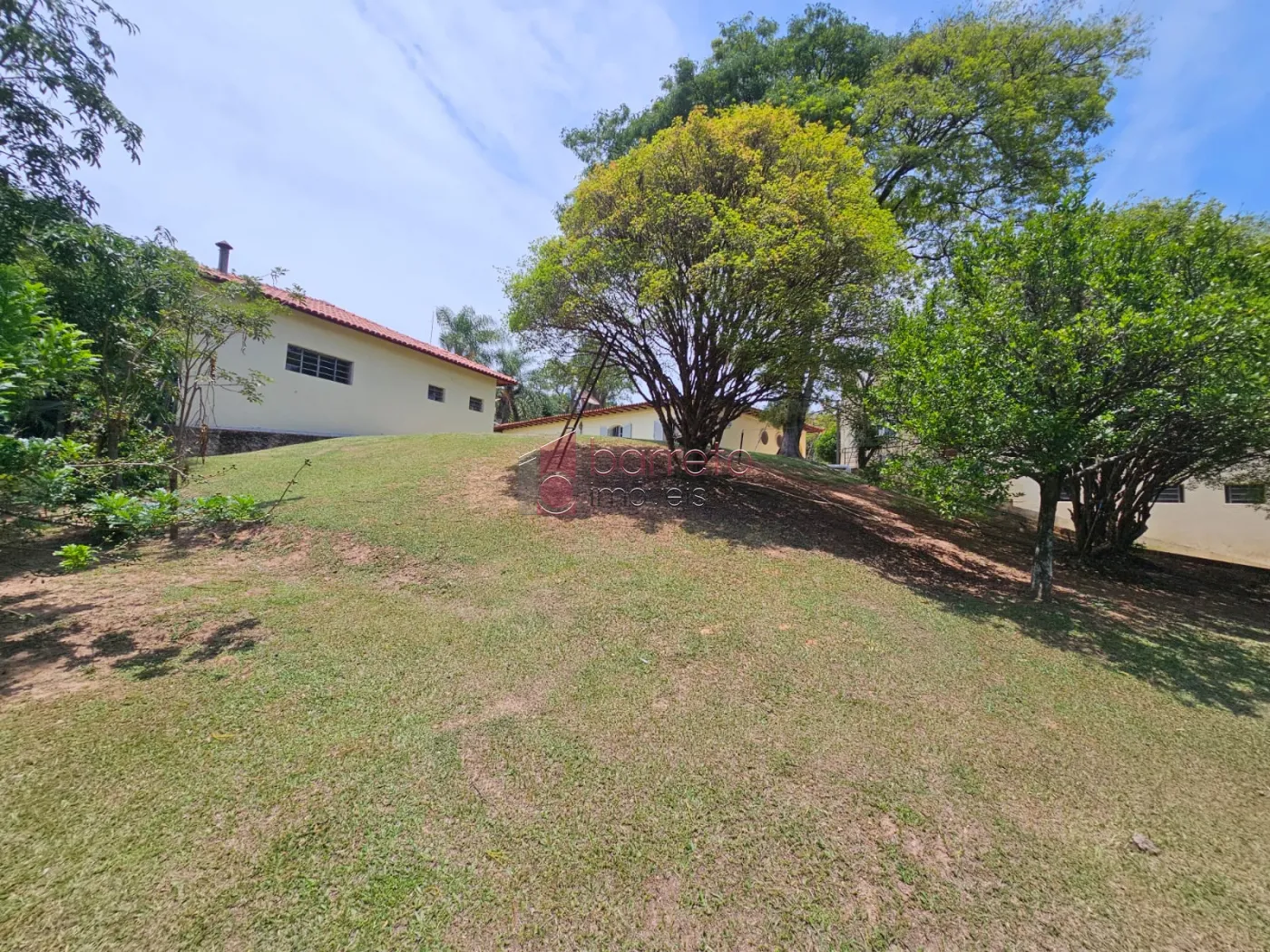 CHÁCARA À VENDA PARA MORADIA E SALÃO DE FESTAS PARA RENDA NO BAIRRO DOS FERNANDES EM JUNDIAÍ/SP