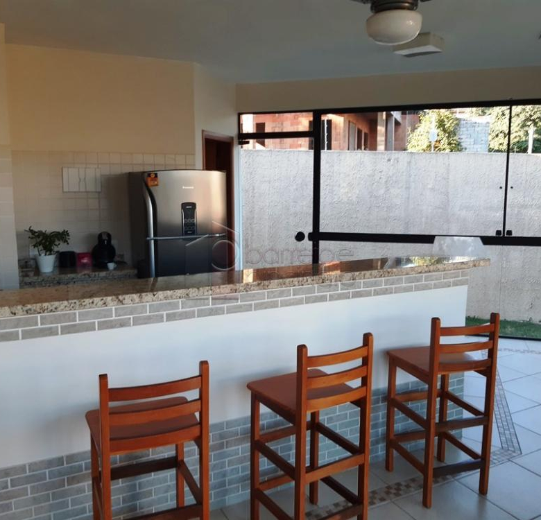 Chácara para venda Bairro Santa Camila fica localizado próximo do Bairro Eloy Chaves e Tulipas,  com acesso rápido as Rodovias Anhanguera e Bandeirantes.
