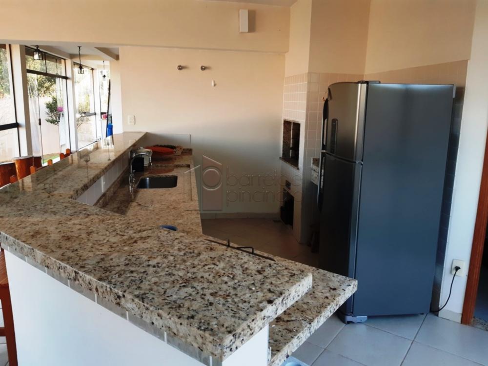 Chácara para venda Bairro Santa Camila fica localizado próximo do Bairro Eloy Chaves e Tulipas,  com acesso rápido as Rodovias Anhanguera e Bandeirantes.