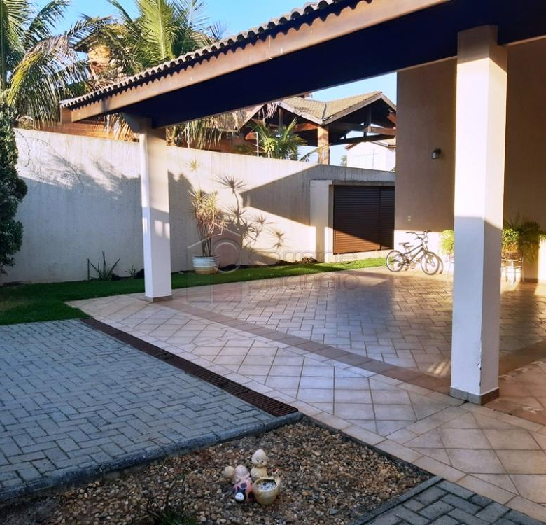 Chácara para venda Bairro Santa Camila fica localizado próximo do Bairro Eloy Chaves e Tulipas,  com acesso rápido as Rodovias Anhanguera e Bandeirantes.