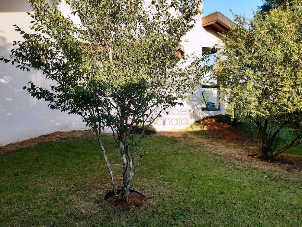 Chácara para venda Bairro Santa Camila fica localizado próximo do Bairro Eloy Chaves e Tulipas,  com acesso rápido as Rodovias Anhanguera e Bandeirantes.