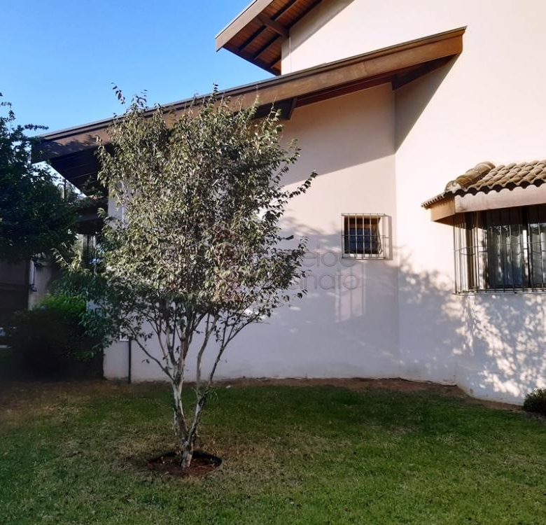 Chácara para venda Bairro Santa Camila fica localizado próximo do Bairro Eloy Chaves e Tulipas,  com acesso rápido as Rodovias Anhanguera e Bandeirantes.