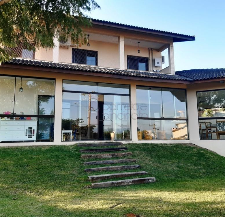 Chácara para venda Bairro Santa Camila fica localizado próximo do Bairro Eloy Chaves e Tulipas,  com acesso rápido as Rodovias Anhanguera e Bandeirantes.