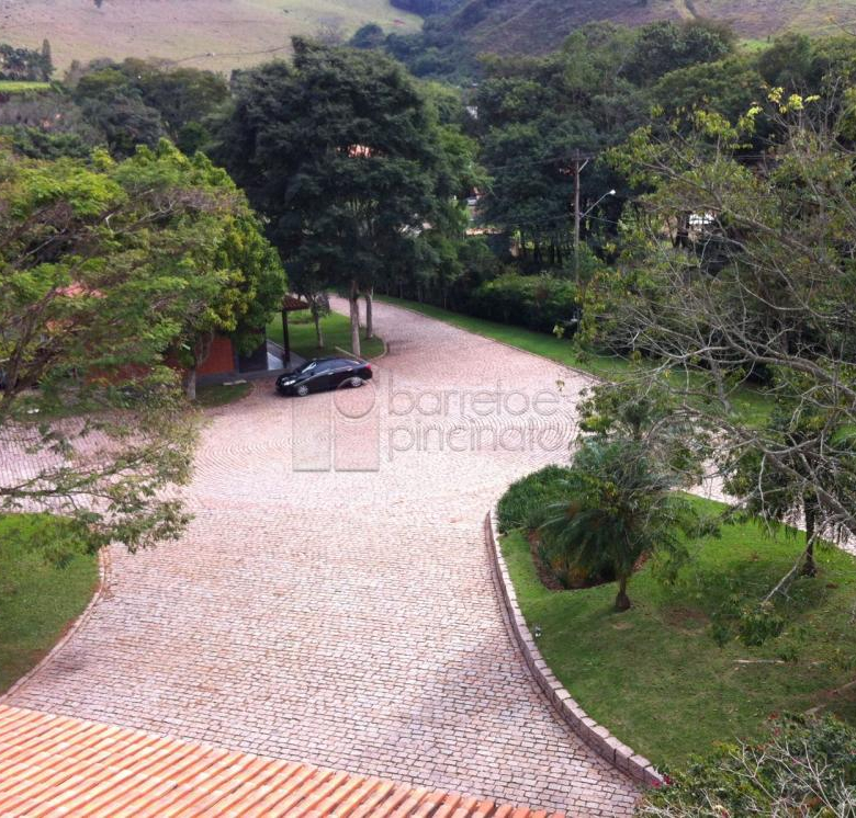 Linda chácara alto padrão a venda em Jundiaí no bairro Santa Clara.