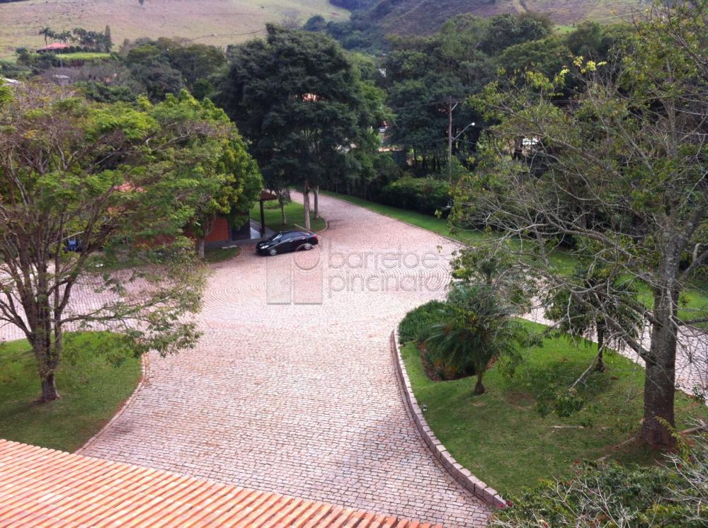 Linda chácara alto padrão a venda em Jundiaí no bairro Santa Clara.