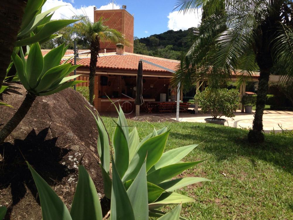 Linda chácara alto padrão a venda em Jundiaí no bairro Santa Clara.