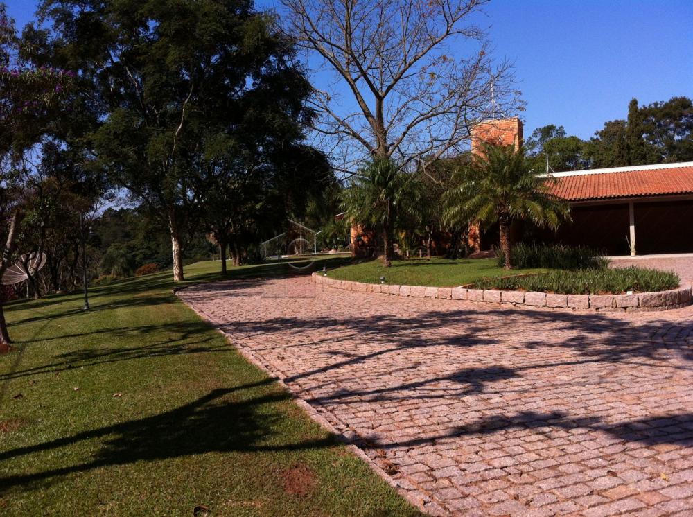 Linda chácara alto padrão a venda em Jundiaí no bairro Santa Clara.