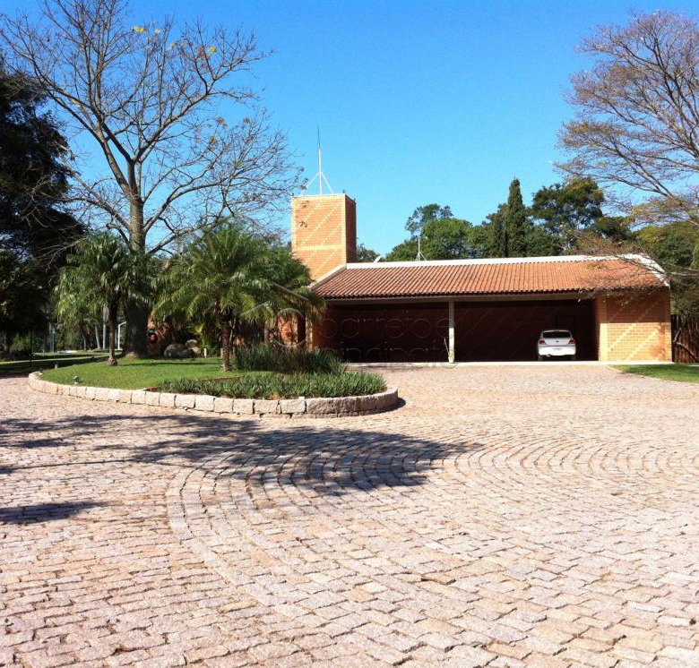 Linda chácara alto padrão a venda em Jundiaí no bairro Santa Clara.