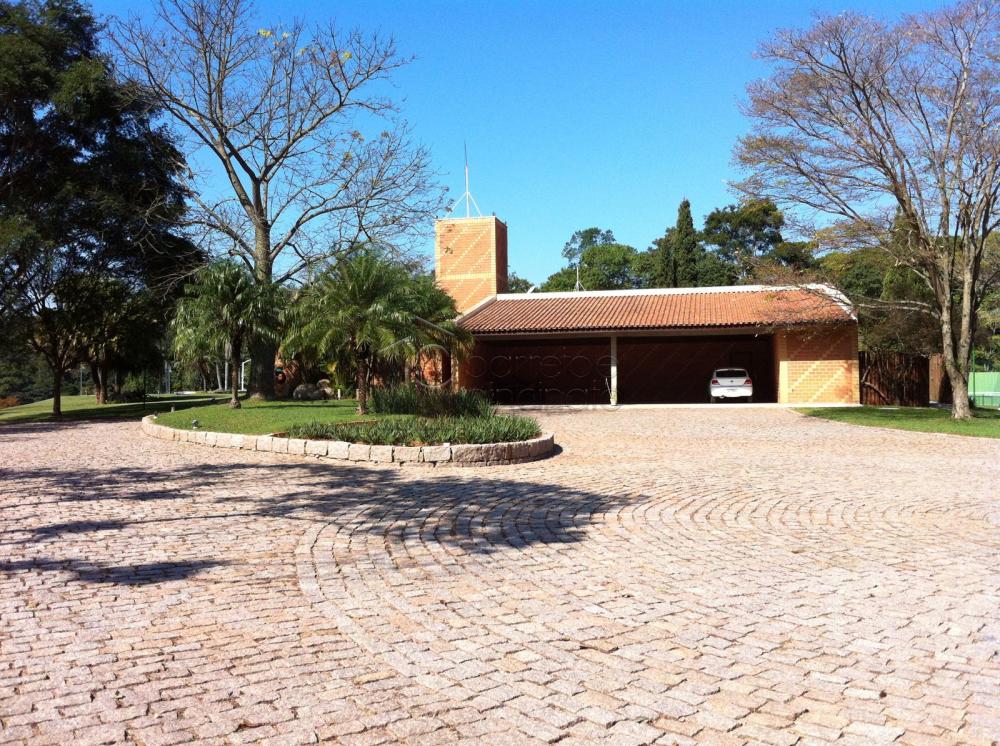 Linda chácara alto padrão a venda em Jundiaí no bairro Santa Clara.
