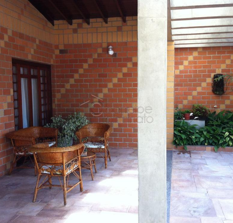 Linda chácara alto padrão a venda em Jundiaí no bairro Santa Clara.